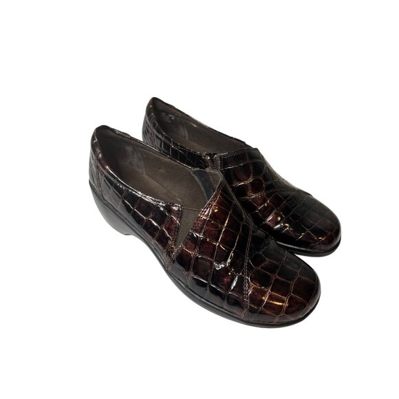 Clarks Bendables Croc Embossed Slip On Loafers Brown Sz 6 Patent Leather Look - Picture 2 of 11